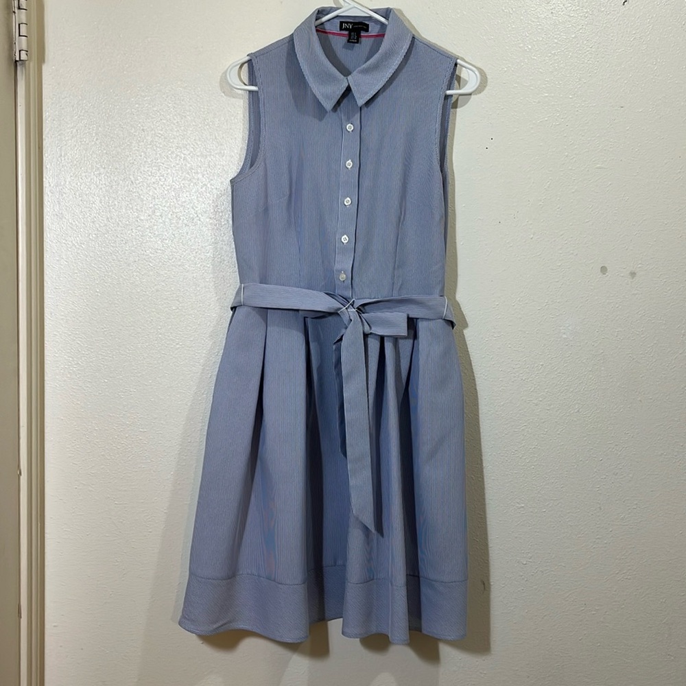 Jones New York sleeveless blue and white striped dress. Size 6 NWOT